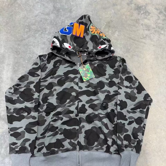 BAPE HOODIES ZIP UP - Picture 2 of 6